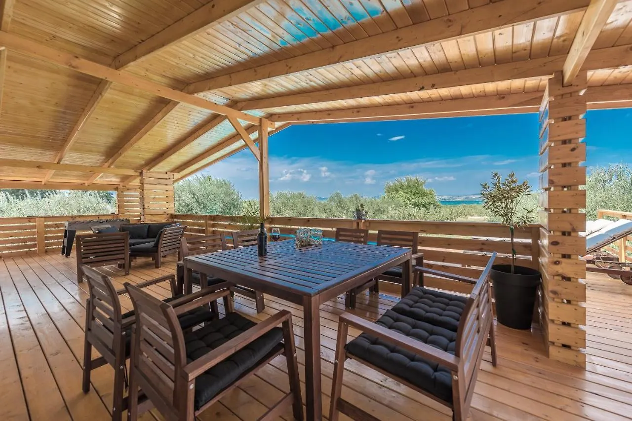 Villa Yvana Pakostane