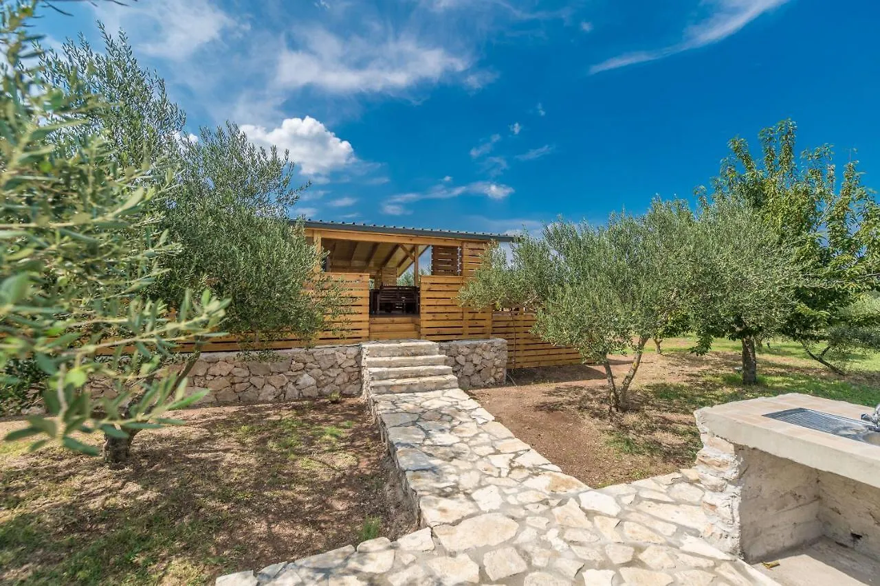Villa Yvana Pakostane