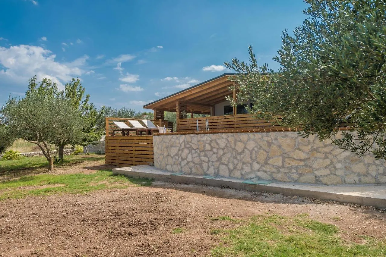 Villa Yvana Pakostane